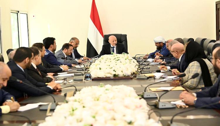 رئيس مجلس القيادة يلتقي هيئات رئاسة مجلسي النواب والشورى والتشاور والمصالحة وعدداً من مستشاريه