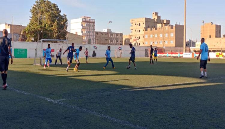 فريق النفط يصعد للدور الثاني بكأس عدن الخماسي