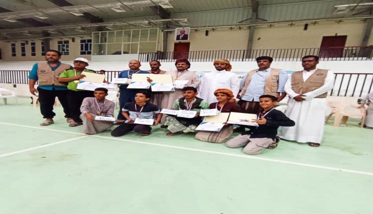 الشيخ جميل السنح يكرم ابطال الطائرة والفائزين الاوائل لبطولة الشطرنج بمديرية الغيضة .