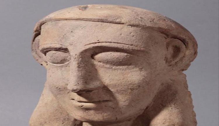 بيع قطعة أثرية يمنية نادرة في الخارج 
