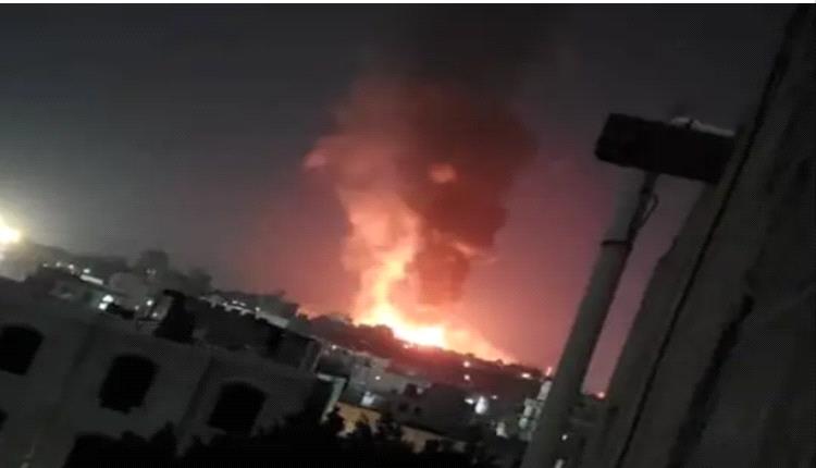 5 غارات أميركية بريطانية ضد أهداف حوثية بمطار الحديدة
