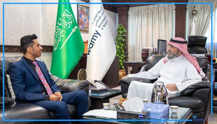 رئيس شبكة النماء اليمنية للمنظمات الأهلية يلتقي بأمين عام الندوة العالمية للشباب الإسلامي