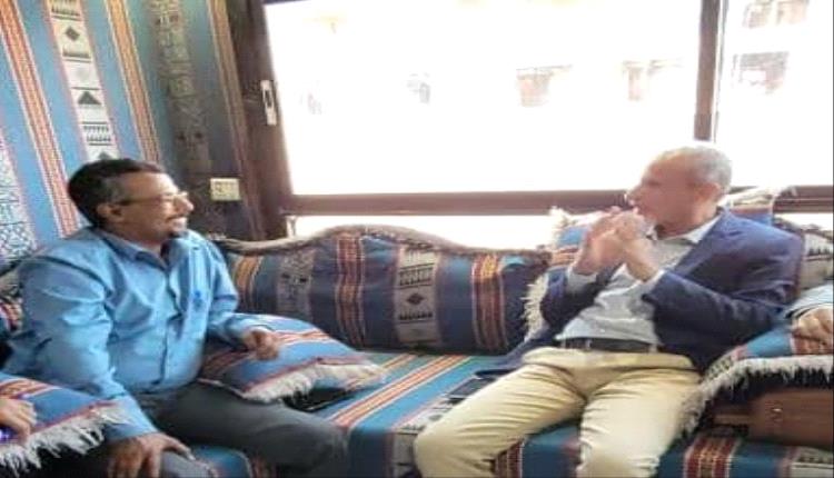 الوكيل الشبحي يلتقي بمدير عام مكتب الصحة والسكان لمحافظة أرخبيل سقطرى
