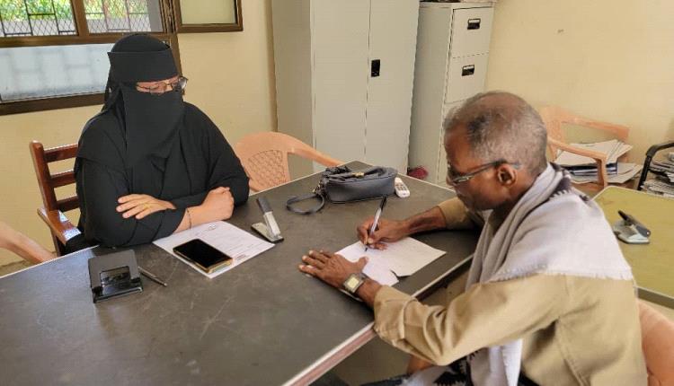 المدير العام للخدمة المدنية بأبين: استكملنا مراحل العلاوات السنوية للموظفين بالمحافظة بنجاح