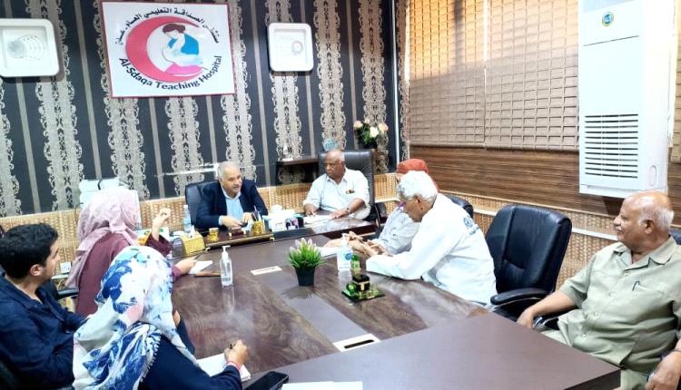 مدير عام صحة عدن يلتقي ممثلي منظمة أطباء بلا حدود البلجيكية في مستشفى الصداقة