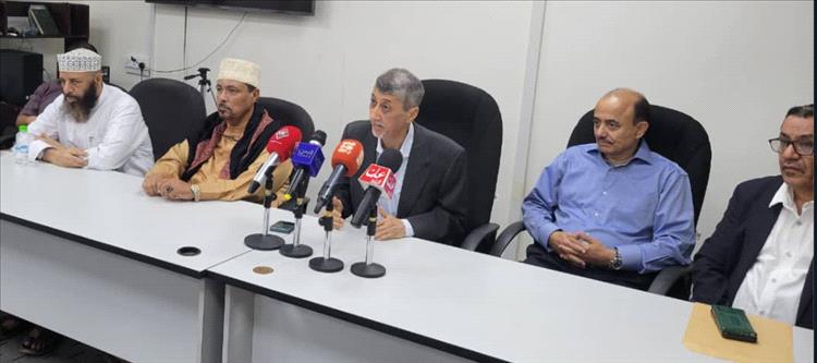 الغرفة التجارية بعدن تناقش تحديات القطاع الخاص وتصدر بيانًا للتعامل مع الأزمة الاقتصادية