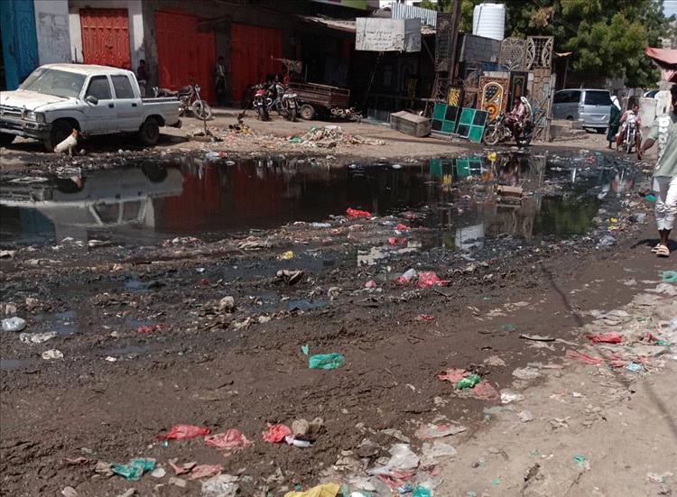 صورة وتعليق: زنجبار أنهار من مياه الصرف الصحي