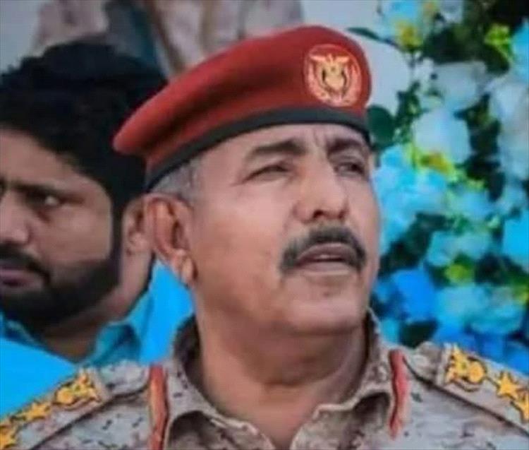 صحافي يطالب بالإفراج عن رئيس أركان المنطقة العسكرية الثانية العميد محمد عمر اليميني ورد الاعتبار له