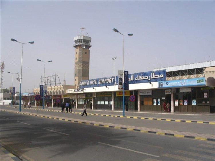 مصادر عدن الغد: مغادرة عدد من أسر قيادات حوثية ونشطاء سياسيين إلى سلطنة عمان خلال الأيام الماضية