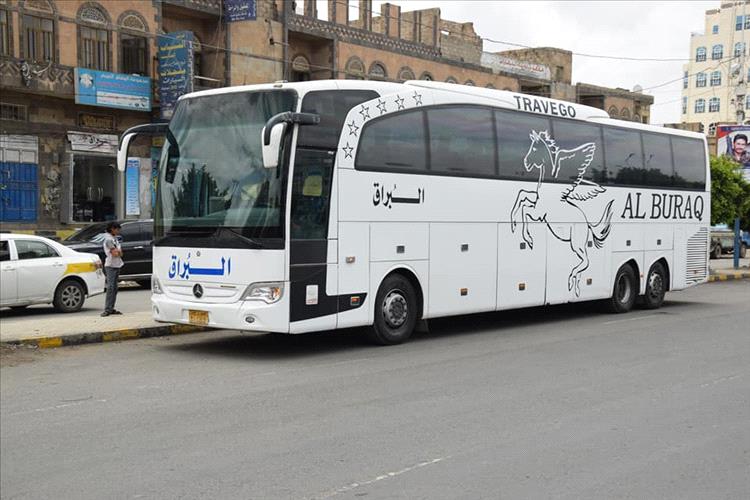 مسافرون: نقطة أمنية في الشحر تمنع ركاب باص قادم من سلطنة عُمان من دخول المدينة إلا بعد تسجيل بيانات غير المنتمين لحضرموت