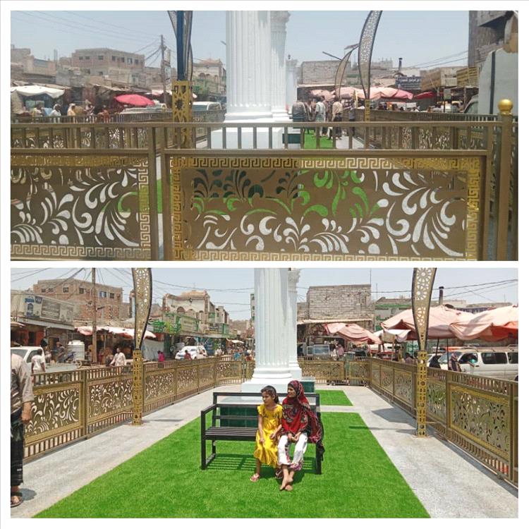 مدير عام مديرية الحوطة يتسلم مجسم البريد بعد استكمال العمل فيه