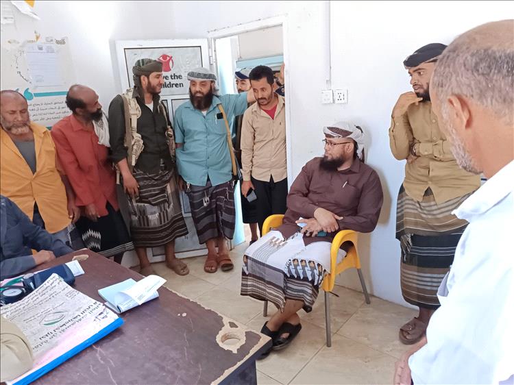 لحج..مدير عام المضاربة يتفقد سير العمل في مستشفى الشط الريفي.