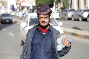 فوضى المياه المعبأة تقلق اليمنيين... عشرات الشركات تُغرق الأسواق