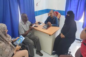 تعز.. فريق أممي يزور مركز ثعبات الصحي للاطلاع على الخدمات وتقييم الاحتياجات