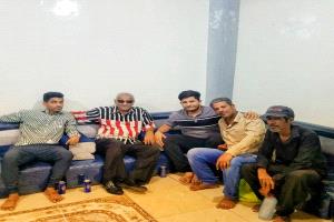 بتكليف من المحافظ لملس.. الوكيل سالم يطمئن على أسرة فقيد الإعلام 