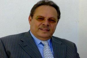 الرئيس علي ناصر محمد يُجري اتصالاً هاتفياً مع أسرة الفقيد النائب فؤاد محمد عبدالكريم معزّياً بوفاته