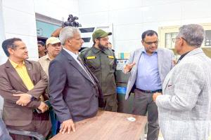 الوزير السقطري يتفقد مكتب الزراعة والري بلحج