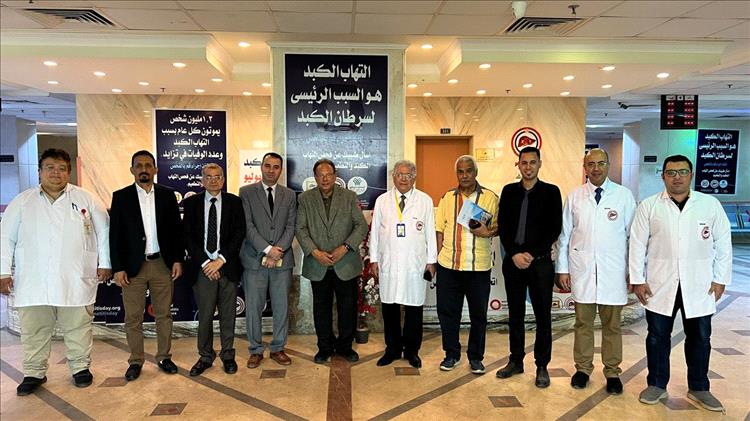 الرئيس علي ناصر محمد يزور مستشفى الكبد التخصصي بالمنصورة