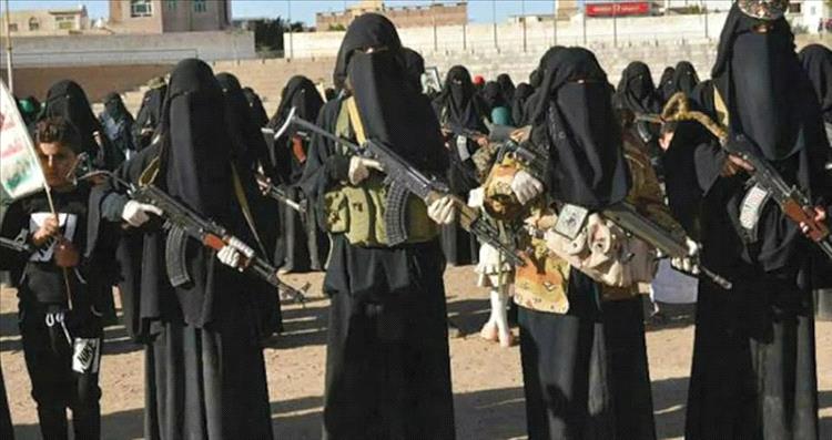 الحوثيون يجبرون عقال أحياء في الحديدة على فتح منازلهم لتجنيد النساء