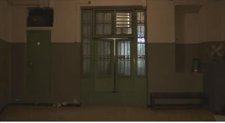 محكمة إيرانية تقضي بسجن بحارَيْن يمنيَيْن 15 عاما.. وتضع شروطا لإطلاقهما