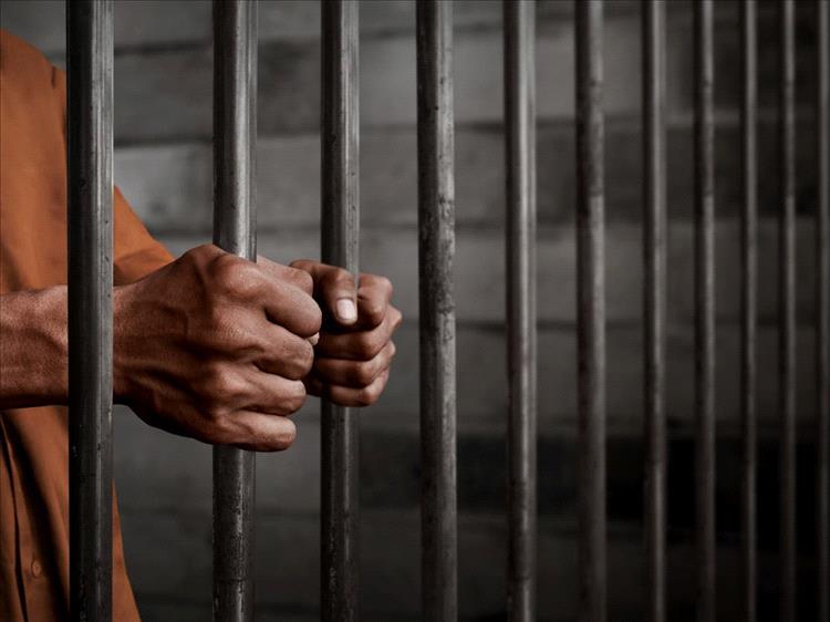 إيران تحكم بسجن بحّارين يمنيين 15 عاماً وتلوّح بالمقايضة أو غرامة كبيرة