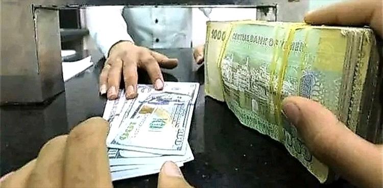 صحافي: الريال اليمني في طريقه للوصول إلى سعره الحقيقي 300.. وهذه خطة رئيس الحكومة