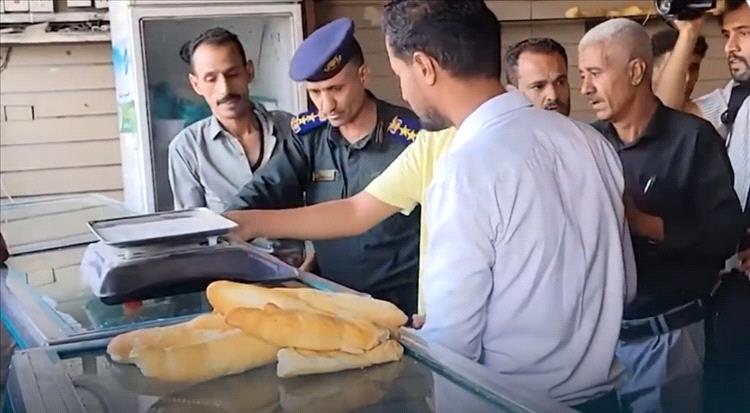 أفران تعز تحت الرقابة.. حملات لمراقبة وزن الرغيف والروتي