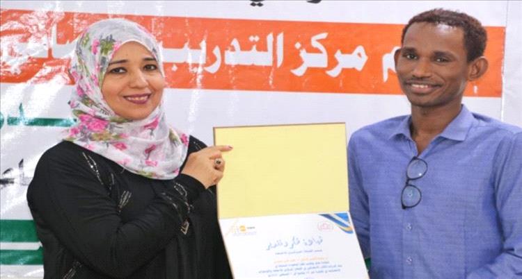 الجهاز المركزي للإحصاء يكرّم الخبير الدولي عمر عصمان لجهوده في تطوير القدرات الوطنية
