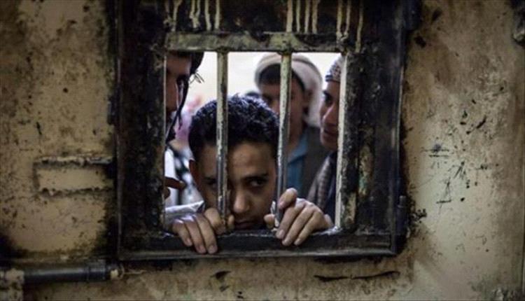 ذمار.. مليشيا الحوثي تعتقل طفلين للضغط على والدهم لتسجيل اعتراف قسري