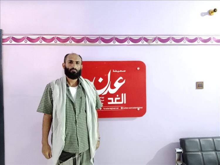 مواطن يشكو تزوير الأحوال المدنية في أبين لشهادات ميلاد أبنائه ونسبهم لوالد طليقته