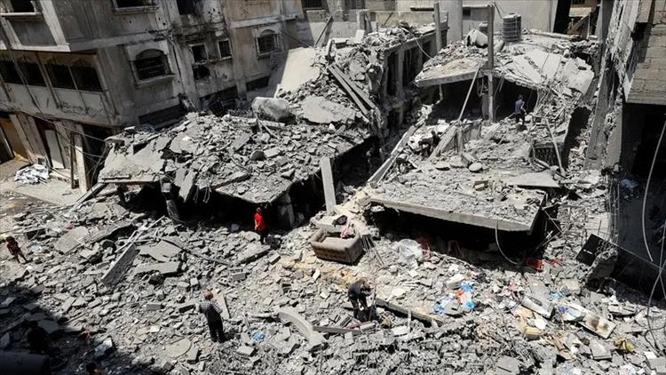 قصف مكثف شرق مدينة غزة.. ومقتل 29 من طالبي المساعدات