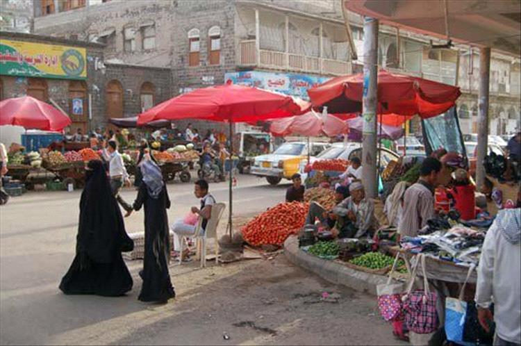 أزمة خضار في التواهي وأصحاب المفارش يحملون السوق المركزي المسؤولية