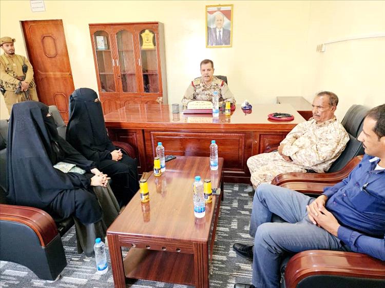 قائد محور عتق يبحث مع مجموعة أصدقاء القانون الدولي الإنساني سُبل تطوير القدرات العسكرية والتأهيل القانوني