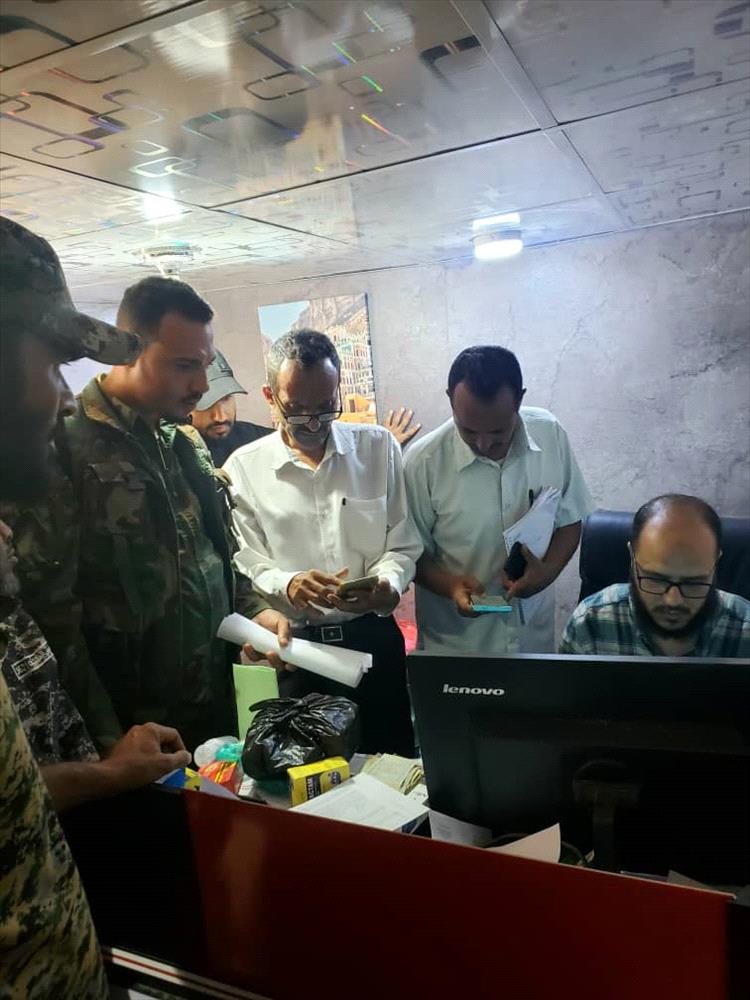 الصناعة والصحة تنفذان حملة رقابية على الصيدليات ومخازن الأدوية في الضالع