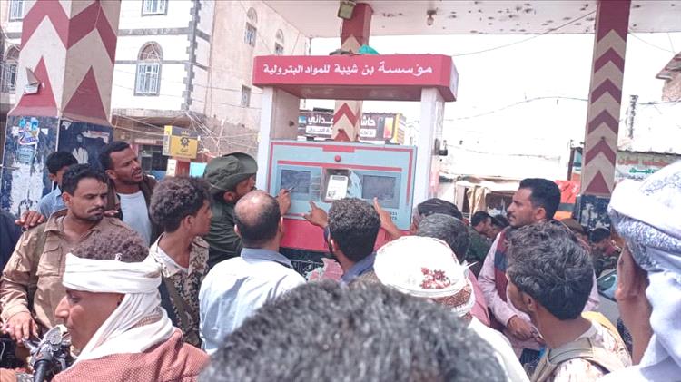 بتوجيهات مدير عام قعطبة ومكتب الصناعة والتجارة: حملة ميدانية لضبط أسعار المشتقات النفطية