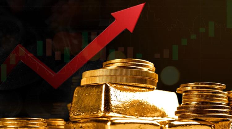 الذهب يرتفع مع تراجع الدولار وترقب قمة ترامب وبوتين