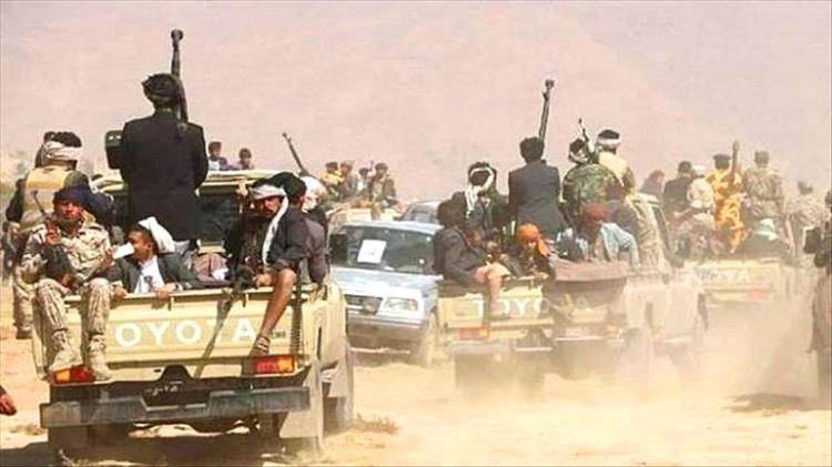 الحوثيون يدفعون بتعزيزات عسكرية إلى ثمان محافظات