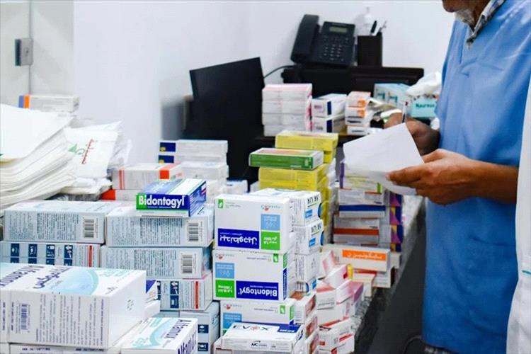 دعوات شعبية في عدن لإعادة النظر في أسعار الأدوية عقب تخفيضات وُصفت بالوهمية
