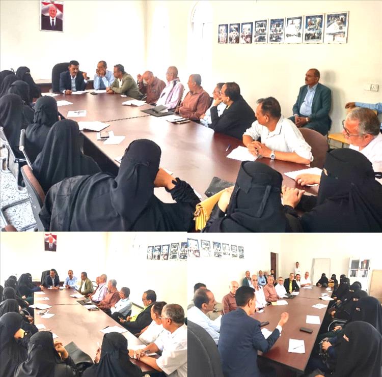 المشمر يترأس اجتماعاً بمديري المدارس  الحكومية لمناقشة التحضيرات لانطلاق العام الدراسي الجديد