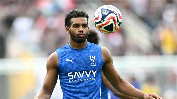 الهلال يحسم موقفه من عرض اتحاد جدة