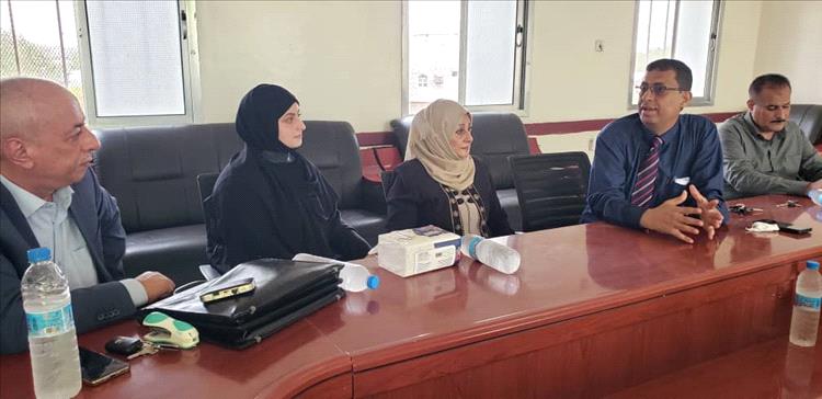 مدير عام صحة لحج يلتقي بوفد مركز البحوث بجامعة عدن ويناقش معه بحث تقييم عمل البرامج الصحية بالمحافظة