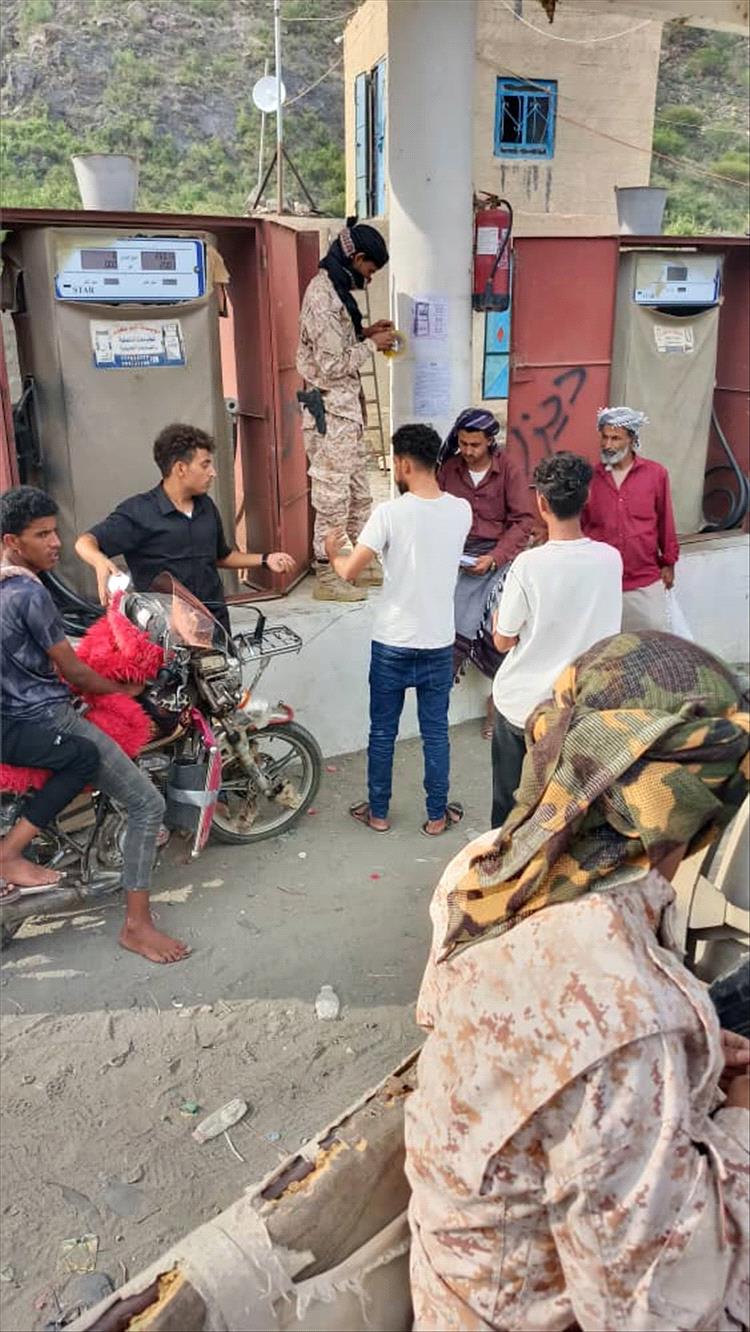 نائب مدير الصناعة والتجارة يوكد استمرار حملة ضبط الاسعار وضبط المخالفين بيافع رصد