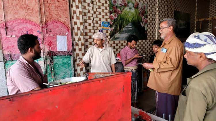 مكتب صندوق النظافة بحالمين ينفذ حملة تفتيش على المطاعم والبوفيات وباعة السمك