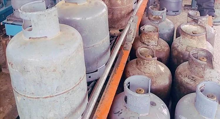 نقابة وكلاء الغاز في تعز تكشف عن تكلفة نقل "مهولة" وتطالب بإعادة تسعير الغاز