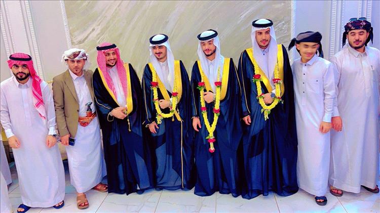 أبناء منطقة العمري يهنئون الشيخ صالح البوبكري واخونه بمناسبة زواج الأبناء