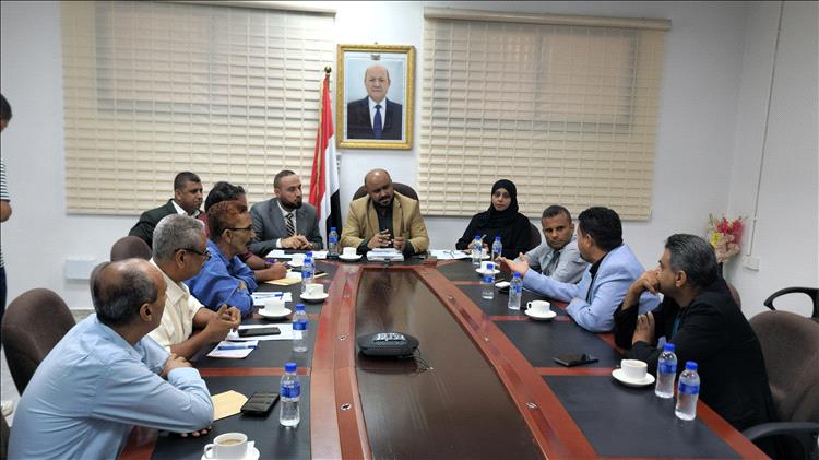 وكلاء وزارة الصناعة والنيابة العامة يشددون على الالتزام بالأسعار المحددة وضبط المخالفين