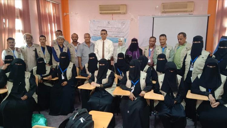 مدير عام صحة لحج يختتم الدورة التدريبية لمشروع شبكة الآباء ونوادي الأمهات والقابلات والعاملين الصحيين بالمحافظة