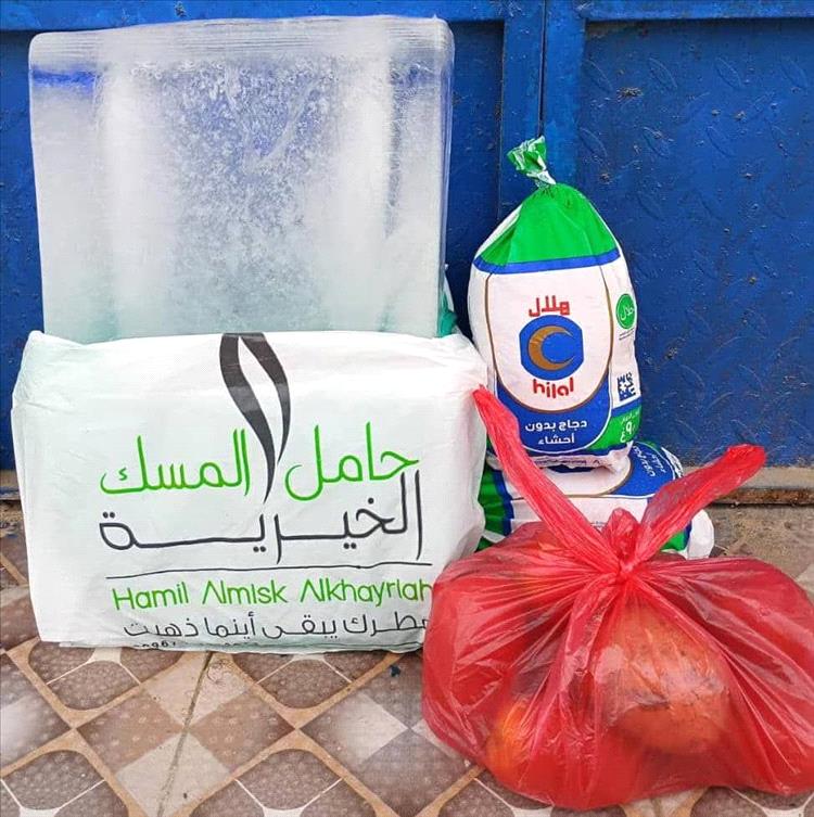 في جمعتها الأسبوعية.. مبادرة حامل المسك الخيرية توزع سلة متكاملة من الثلج والدجاج والخضار على 58 أسرة