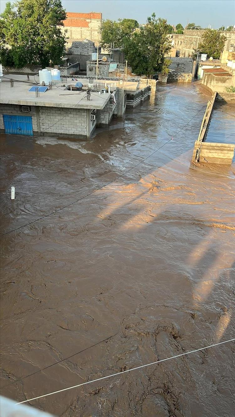 عاجل.. أنباء عن قدوم سيل جديد في وادي الحسوة متجه إلى عدن