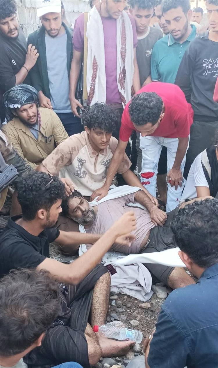 الدكتور الجبواني يطمئن على صحة القائد أبو همام بعد إنقاذه مسن من الفيضانات بالعاصمة عدن